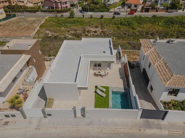 3 soverom Villa til leie i La Zubia med svømmebasseng garasje - € 3 300 (Ref: 9752519)