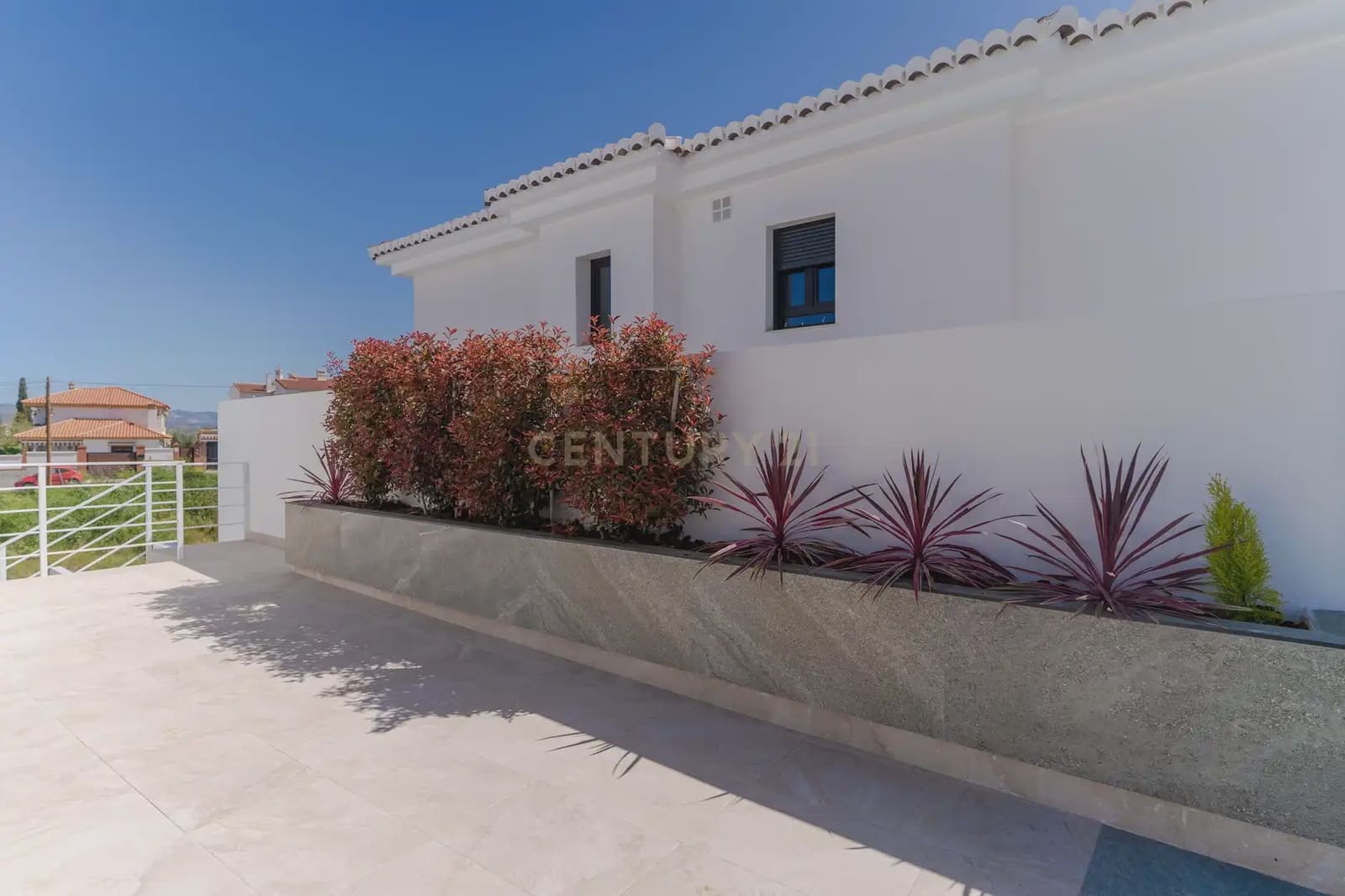 3 soverom Villa til leie i La Zubia med svømmebasseng garasje - € 3 300 (Ref: 9752519)