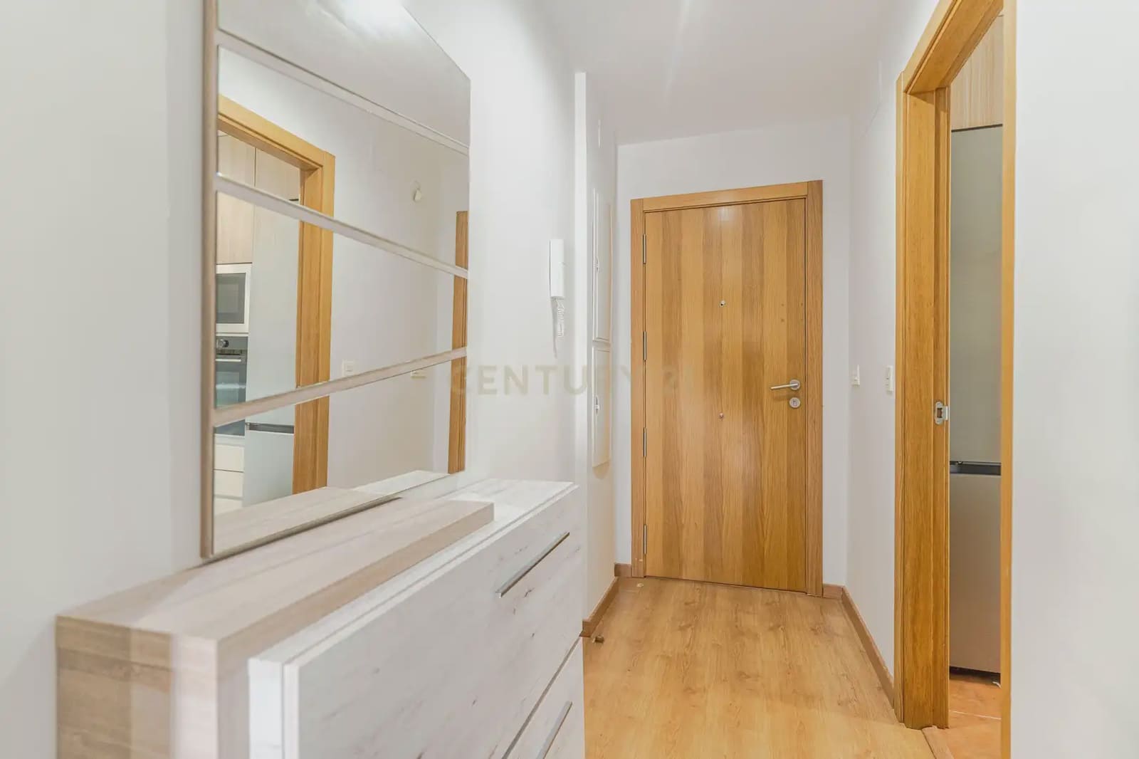 2 bedroom Flat for sale in Pinos Puente with garage - € 87,000 (Ref: 9756328)