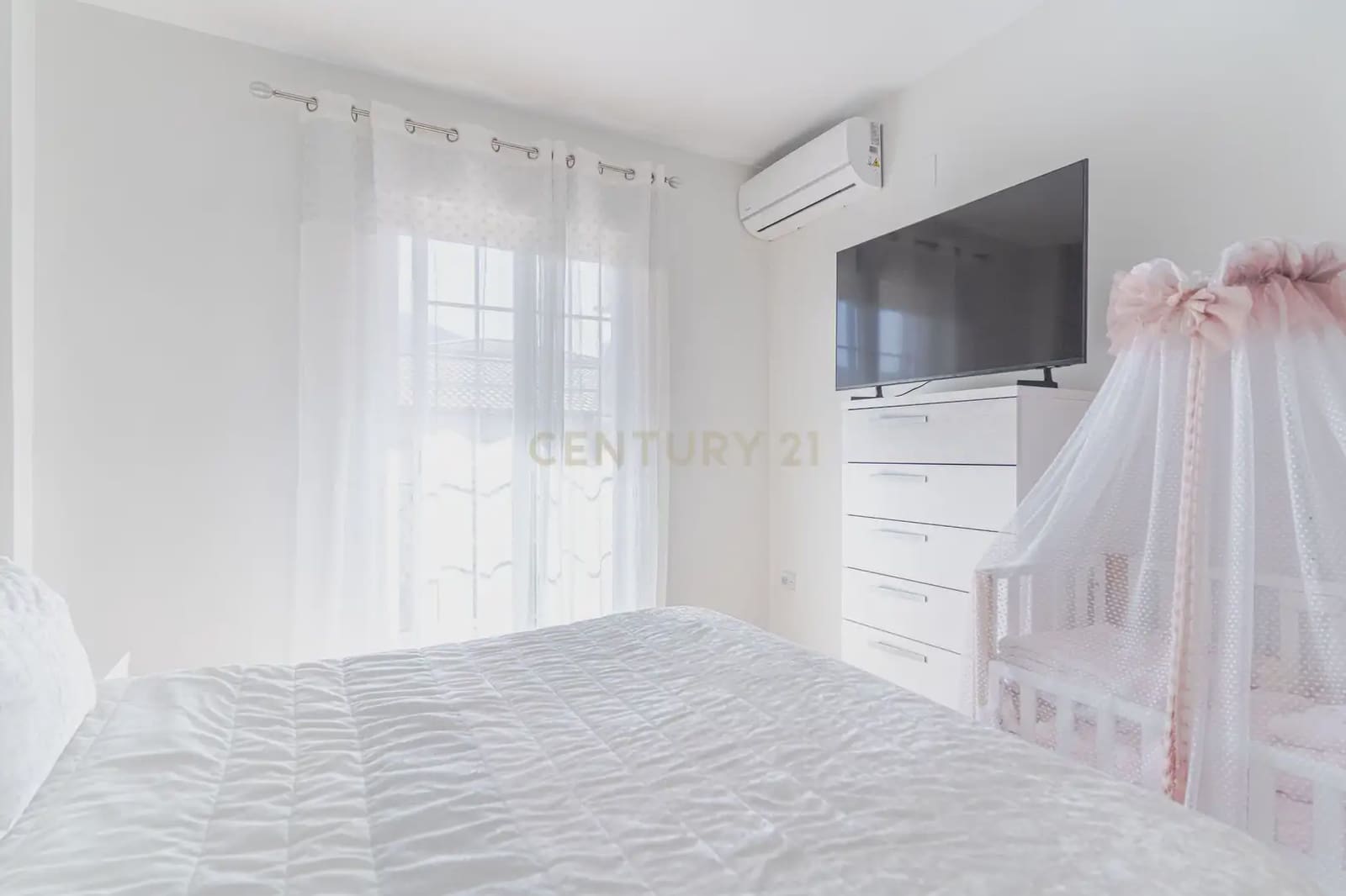 2 bedroom Flat for sale in Pinos Puente with garage - € 87,000 (Ref: 9756328)