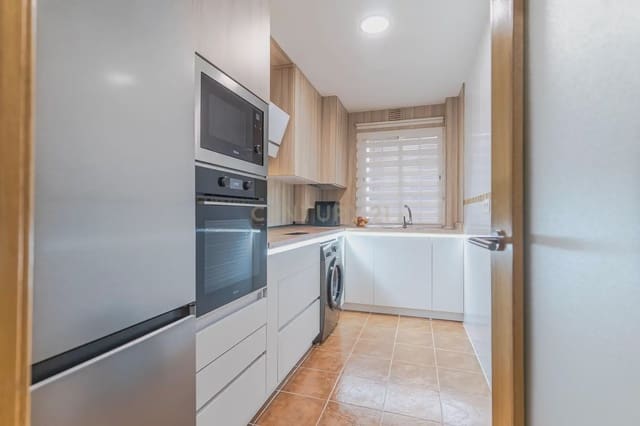 2 soveværelse Lejlighed til salg i Pinos Puente med garage - € 87.000 (Ref: 9756328)