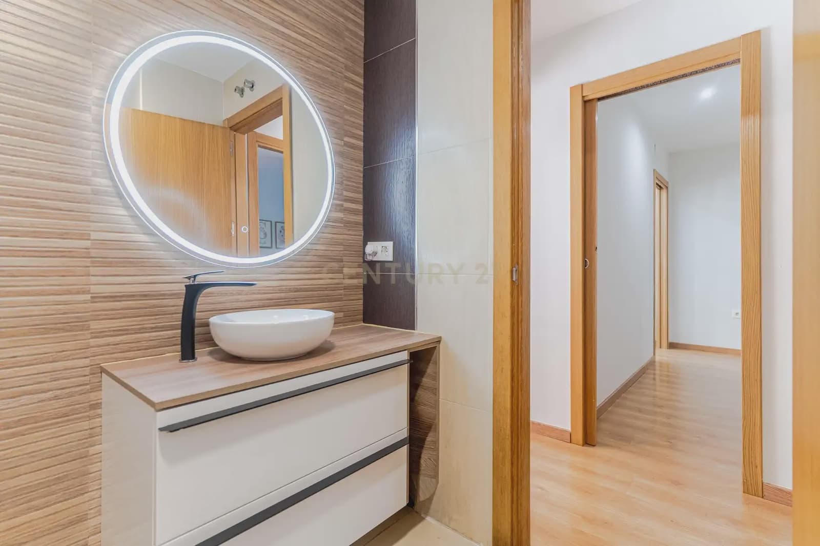 2 bedroom Flat for sale in Pinos Puente with garage - € 87,000 (Ref: 9756328)