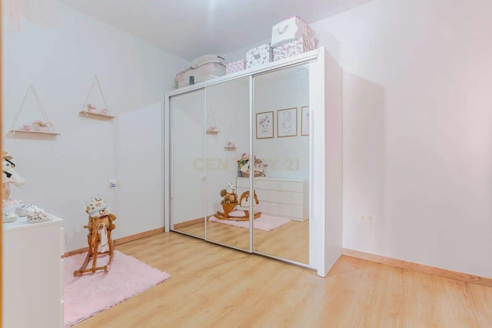 2 bedroom Flat for sale in Pinos Puente with garage - € 87,000 (Ref: 9756328)