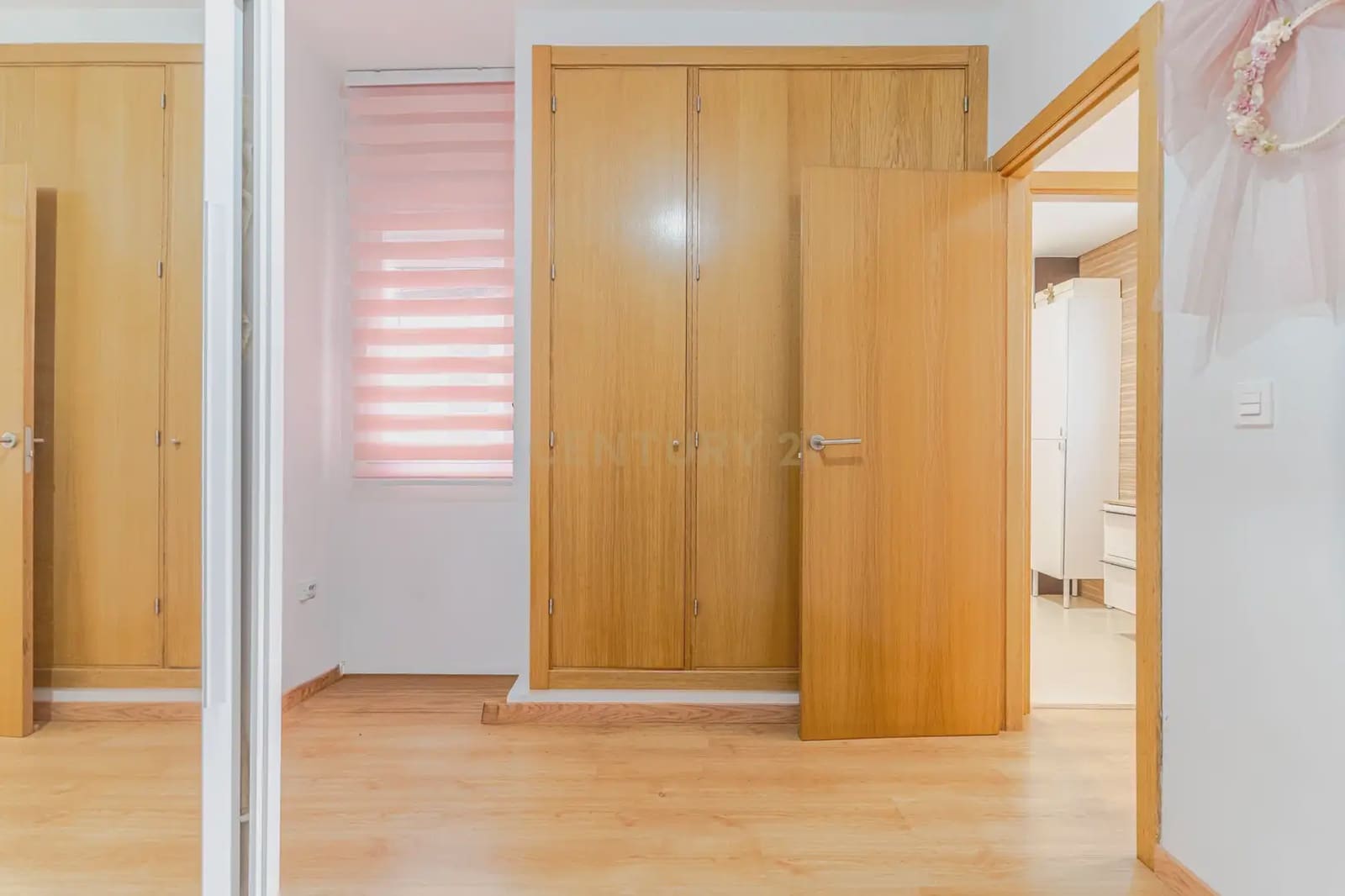 2 bedroom Flat for sale in Pinos Puente with garage - € 87,000 (Ref: 9756328)