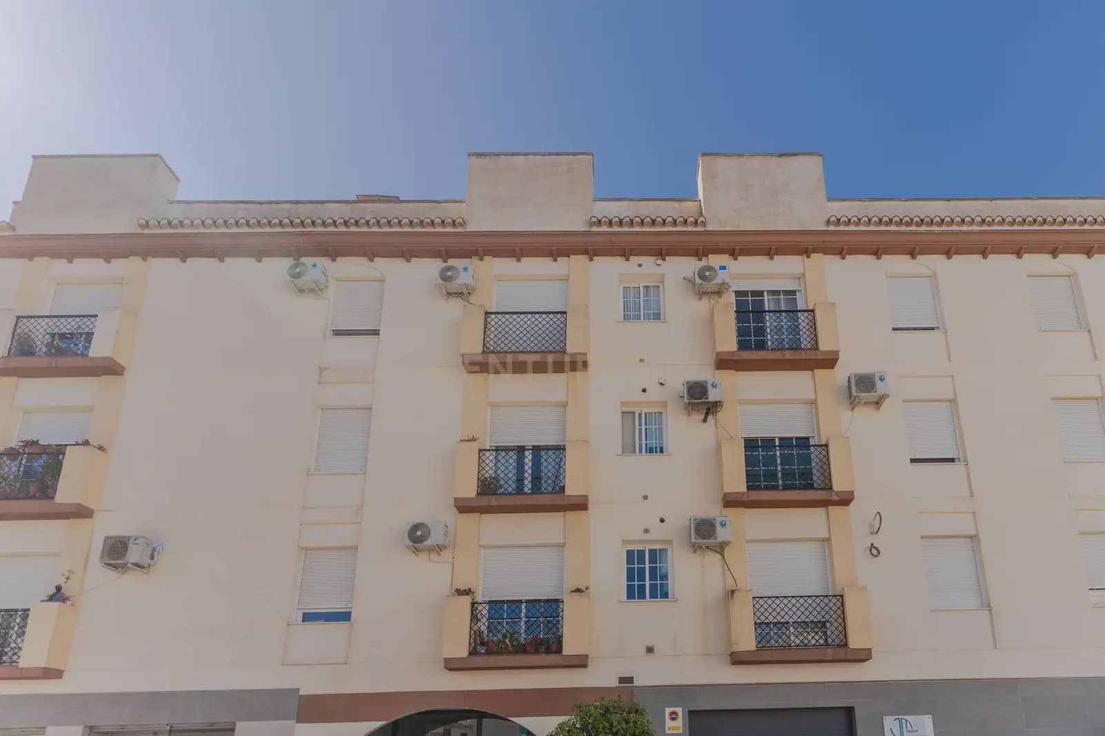 2 bedroom Flat for sale in Pinos Puente with garage - € 87,000 (Ref: 9756328)