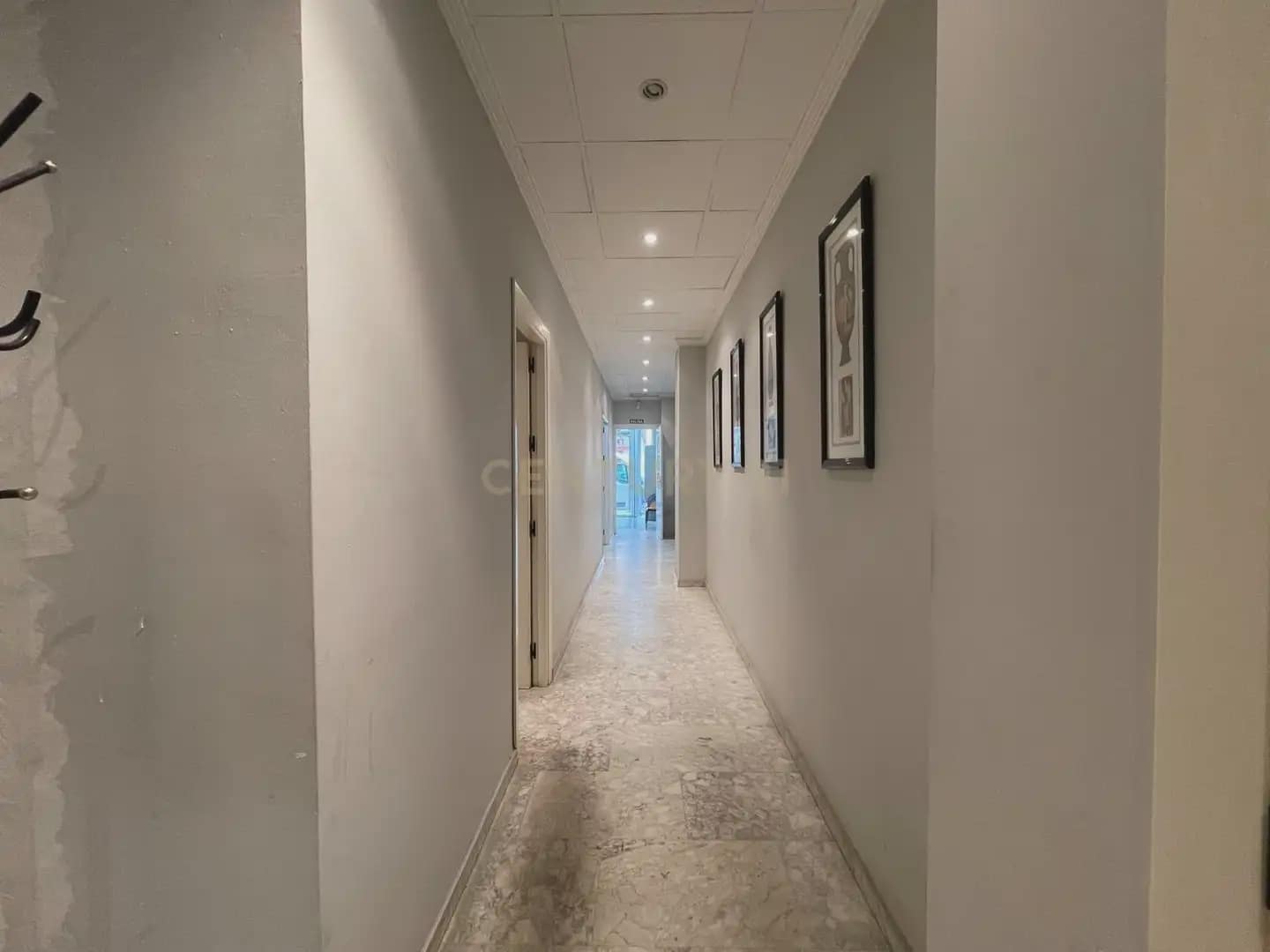 Komercyjne do wynajęcia w Guadix - 1 000 € (Ref: 9758155)