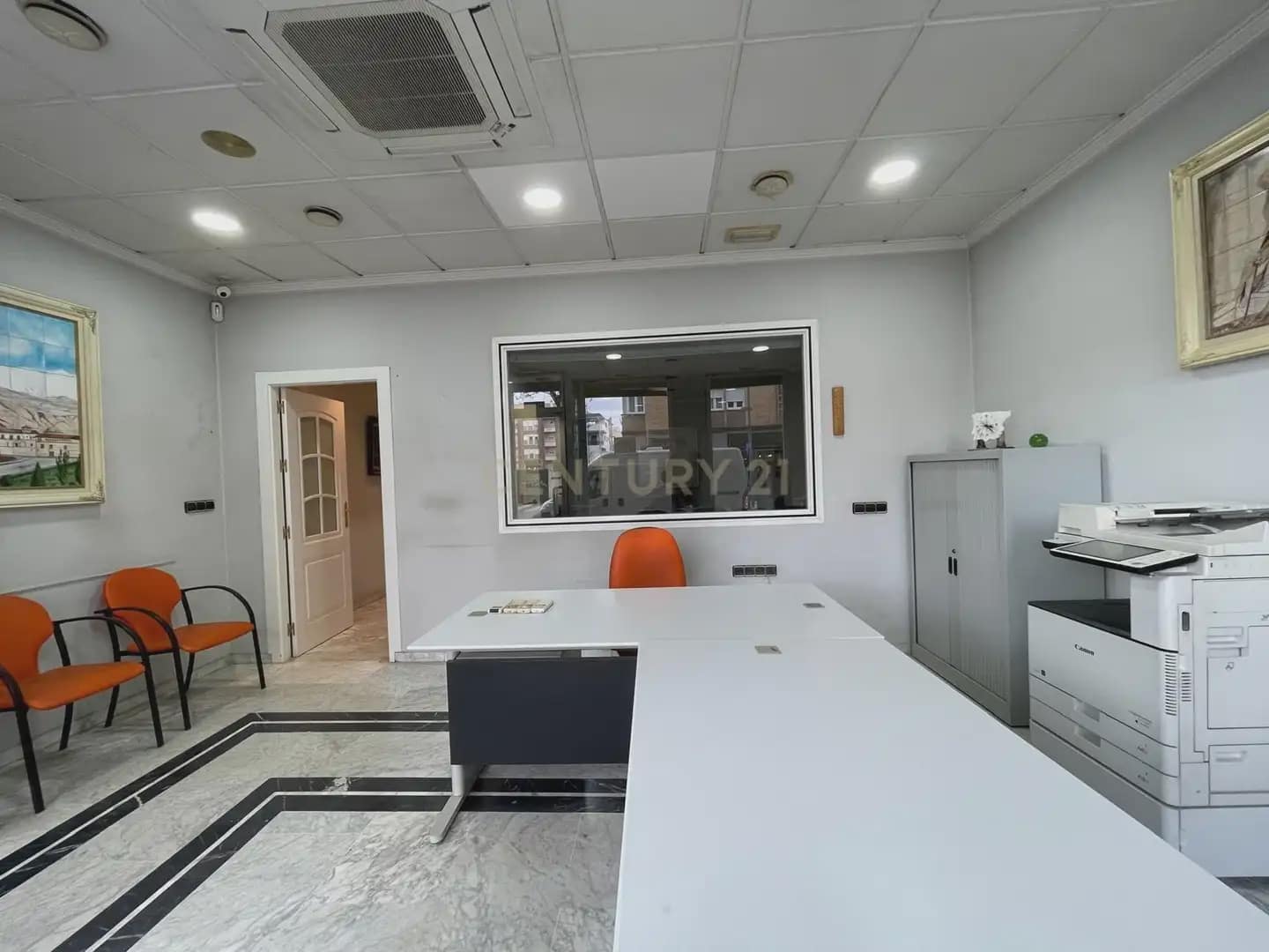 Komercyjne do wynajęcia w Guadix - 1 000 € (Ref: 9758155)