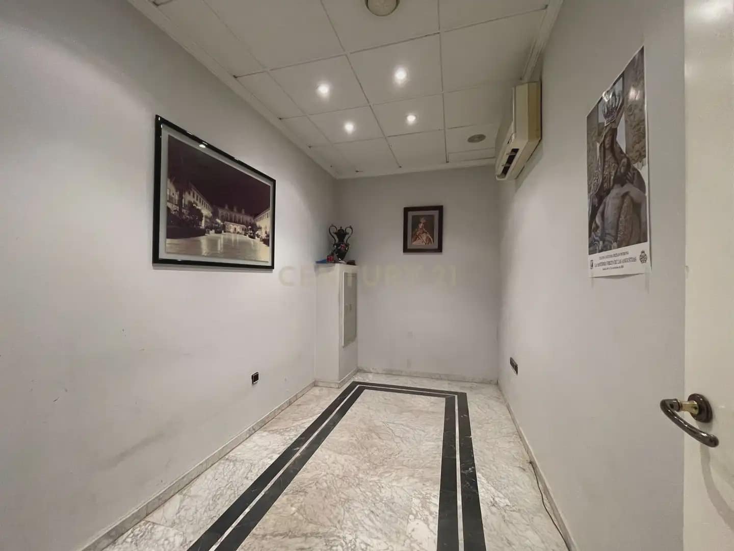 Komercyjne do wynajęcia w Guadix - 1 000 € (Ref: 9758155)