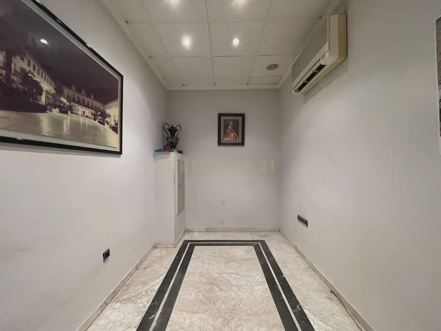 Komercyjne do wynajęcia w Guadix - 1 000 € (Ref: 9758155)