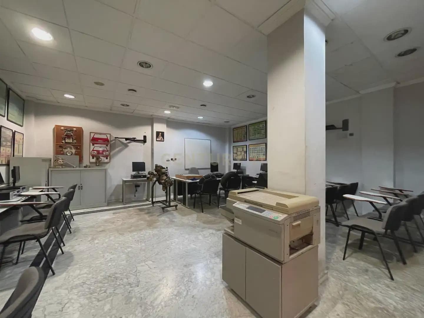 Komercyjne do wynajęcia w Guadix - 1 000 € (Ref: 9758155)