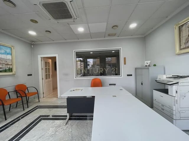 Komercyjne do wynajęcia w Guadix - 1 000 € (Ref: 9758155)