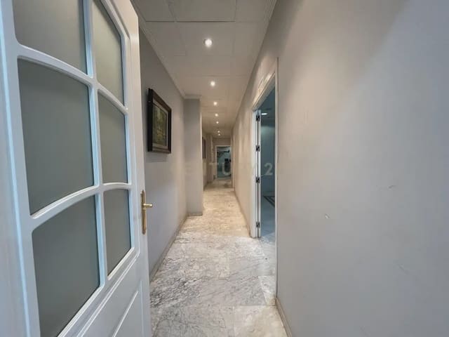 Komercyjne do wynajęcia w Guadix - 1 000 € (Ref: 9758155)