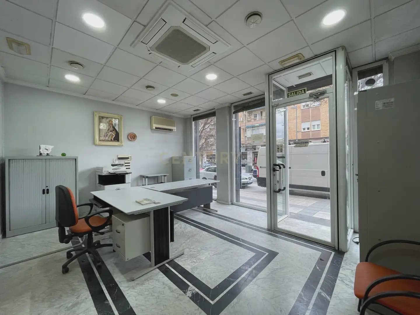 Komercyjne do wynajęcia w Guadix - 1 000 € (Ref: 9758155)