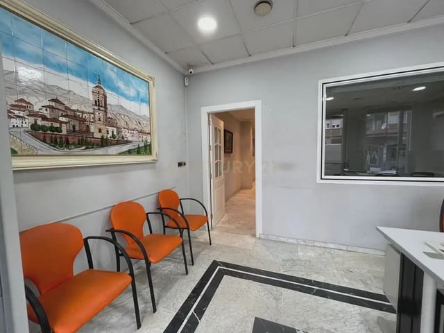 Komercyjne do wynajęcia w Guadix - 1 000 € (Ref: 9758155)