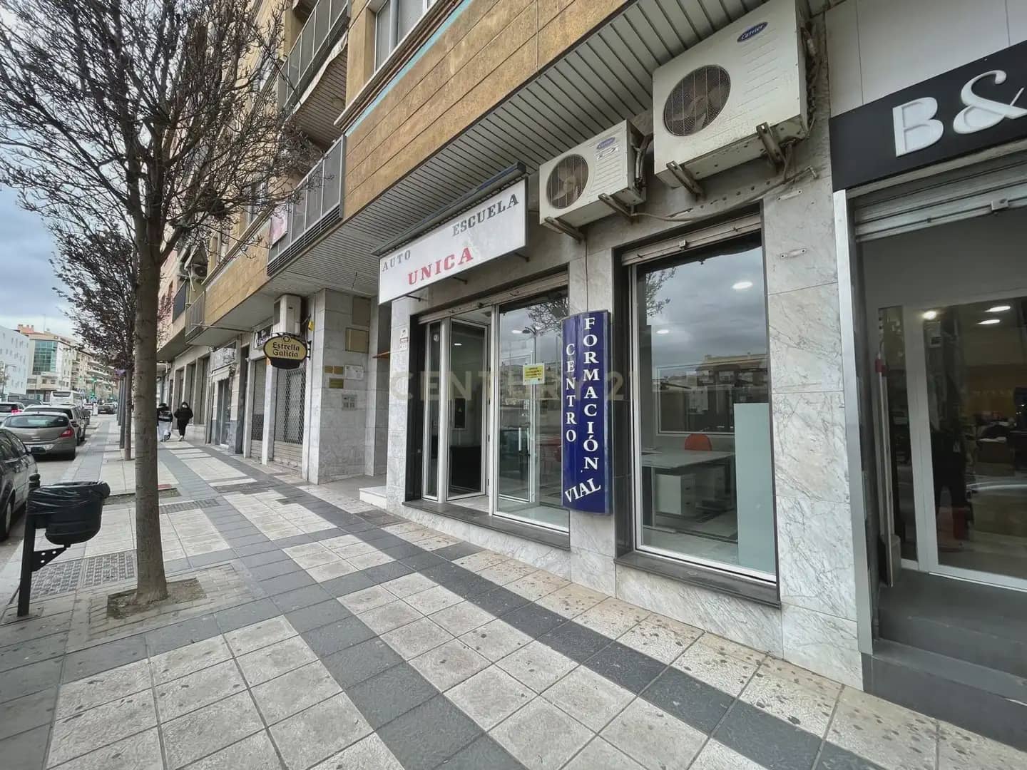 Komercyjne do wynajęcia w Guadix - 1 000 € (Ref: 9758155)