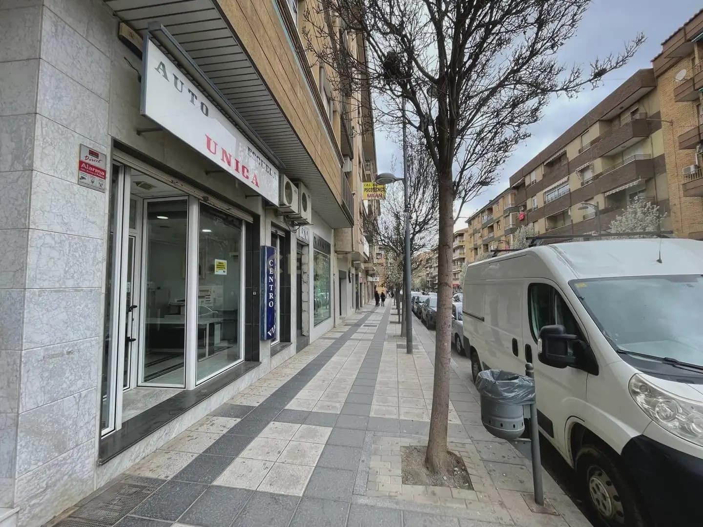 Komercyjne do wynajęcia w Guadix - 1 000 € (Ref: 9758155)