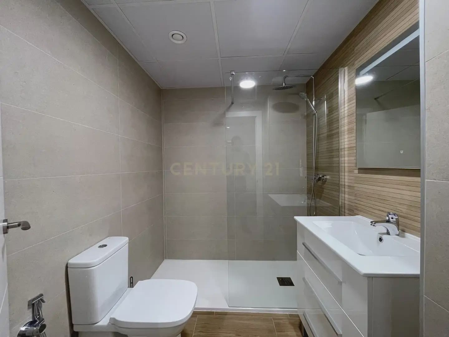 3 sypialnia Mieszkanie do wynajęcia w Miasto Grenada - 1 100 € (Ref: 9759424)