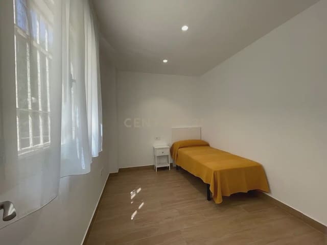 3 slaapkamer Flat te huur in San Francisco Javier, Granada stad - € 1.100 (Ref: 9759424)