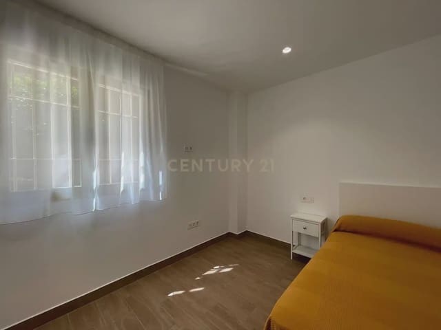 3 slaapkamer Flat te huur in San Francisco Javier, Granada stad - € 1.100 (Ref: 9759424)