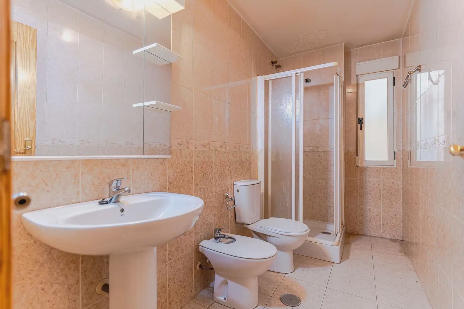 2 bedroom Apartment for sale in Las Gabias with garage - € 129,900 (Ref: 9763445)