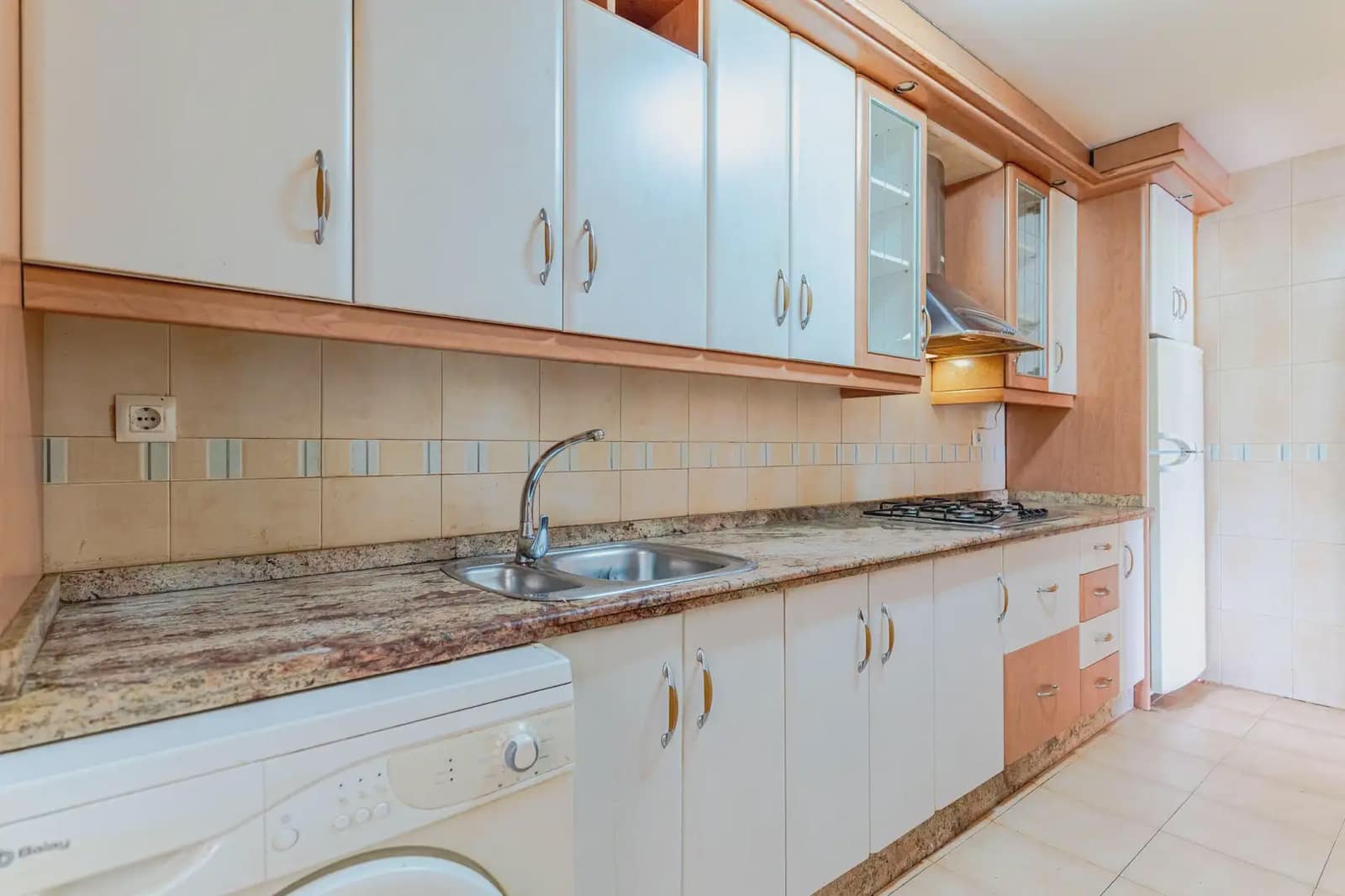 2 bedroom Apartment for sale in Las Gabias with garage - € 129,900 (Ref: 9763445)