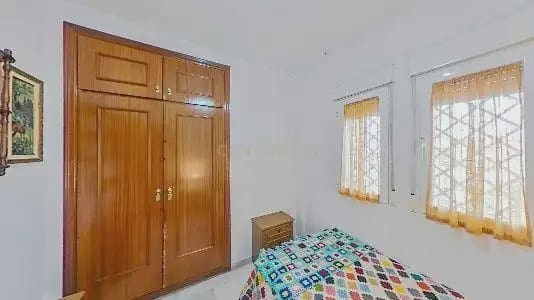 4 slaapkamer Huis te koop in Durcal met garage - € 155.000 (Ref: 9765290)