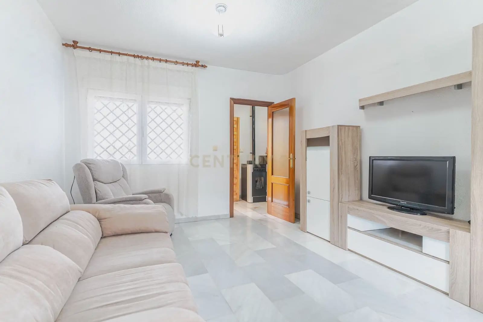 4 slaapkamer Huis te koop in Durcal met garage - € 155.000 (Ref: 9765290)