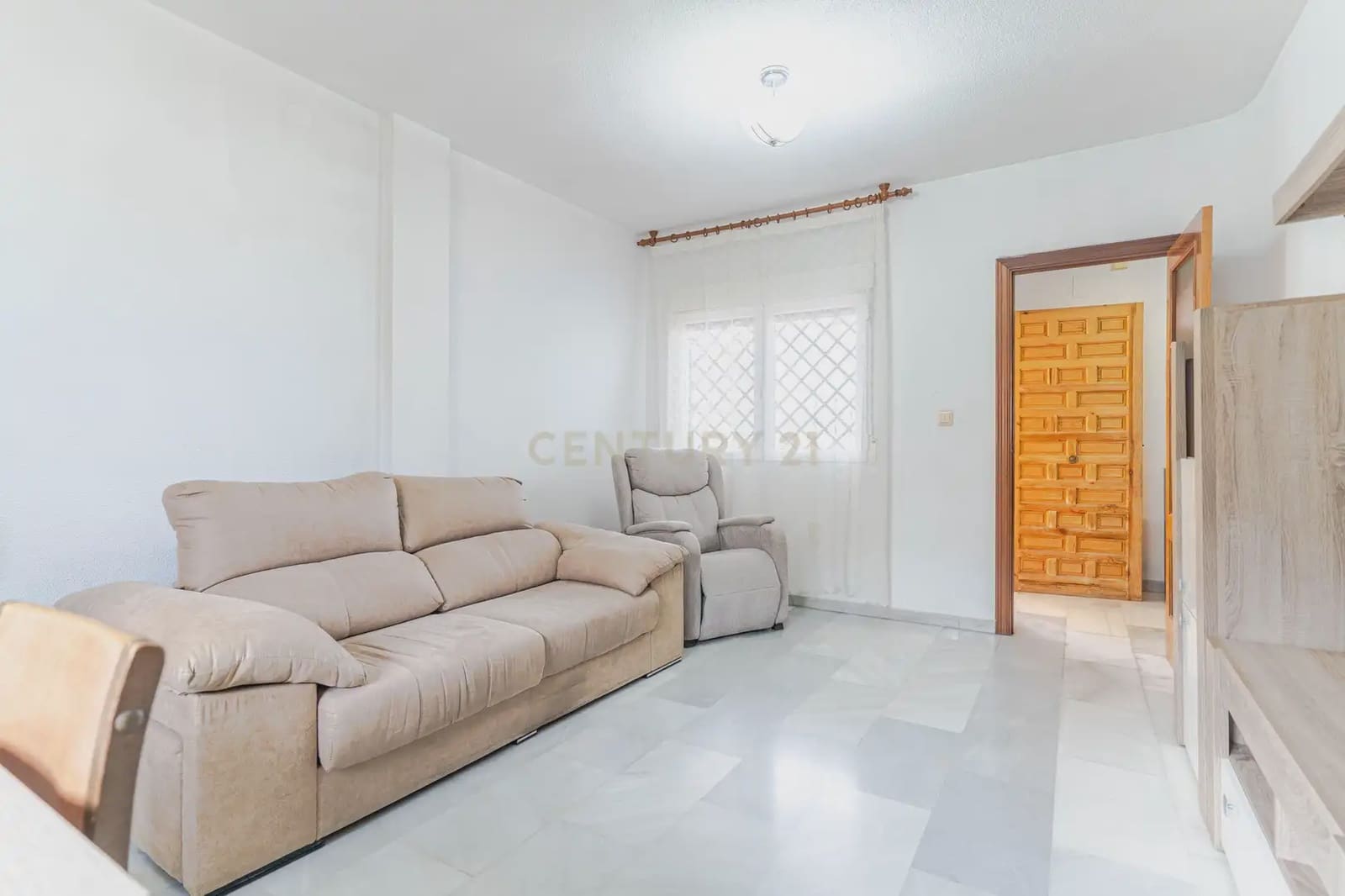 4 slaapkamer Huis te koop in Durcal met garage - € 155.000 (Ref: 9765290)