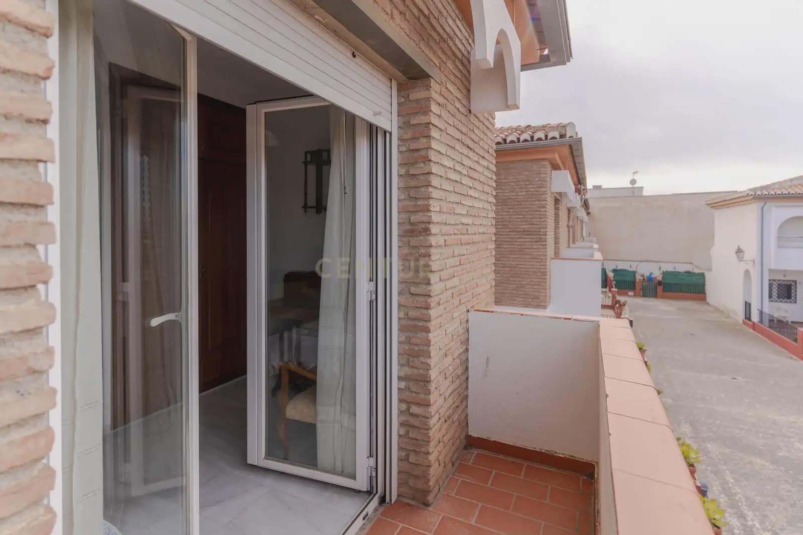 4 slaapkamer Huis te koop in Durcal met garage - € 155.000 (Ref: 9765290)