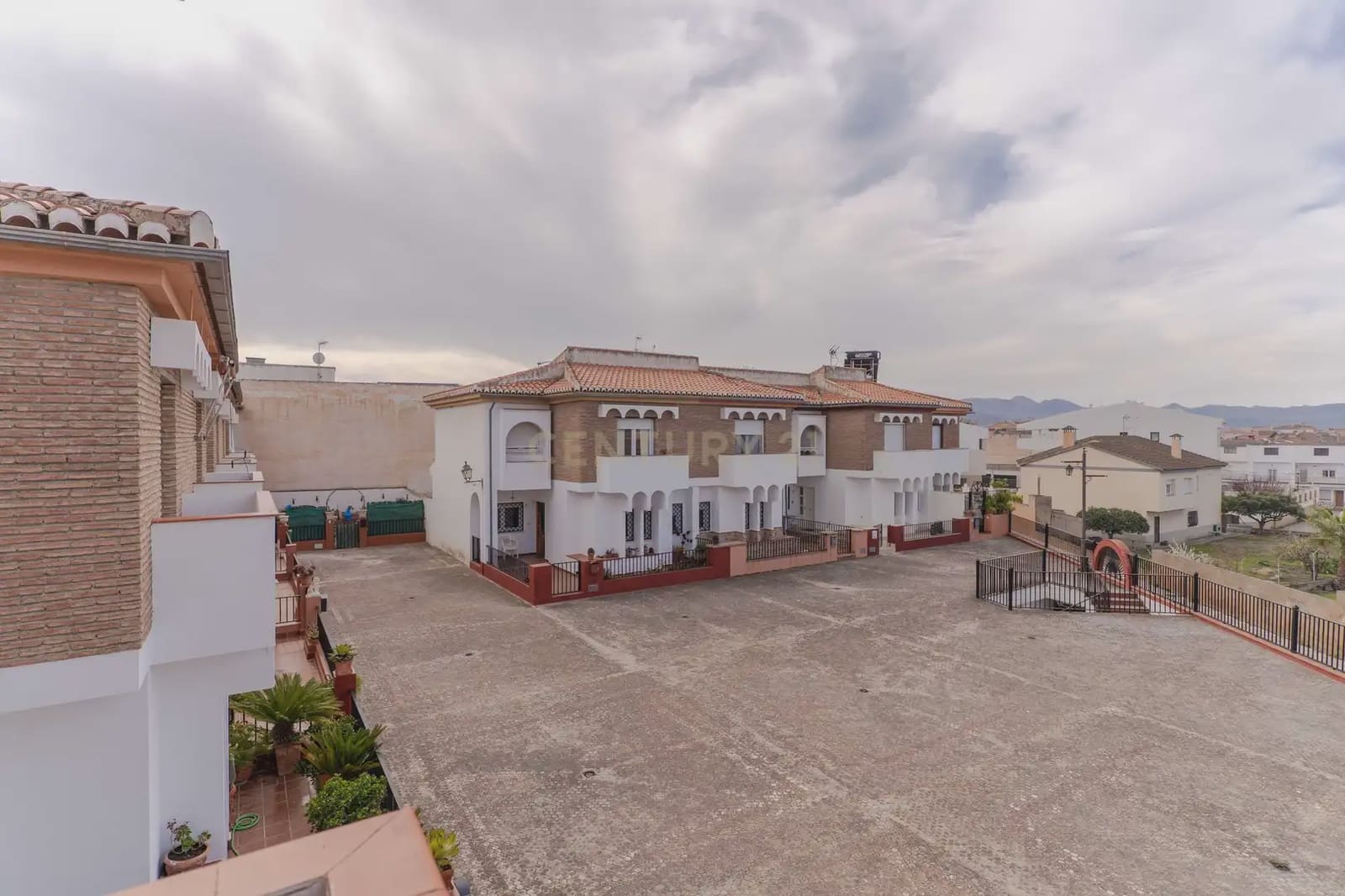 4 slaapkamer Huis te koop in Durcal met garage - € 155.000 (Ref: 9765290)