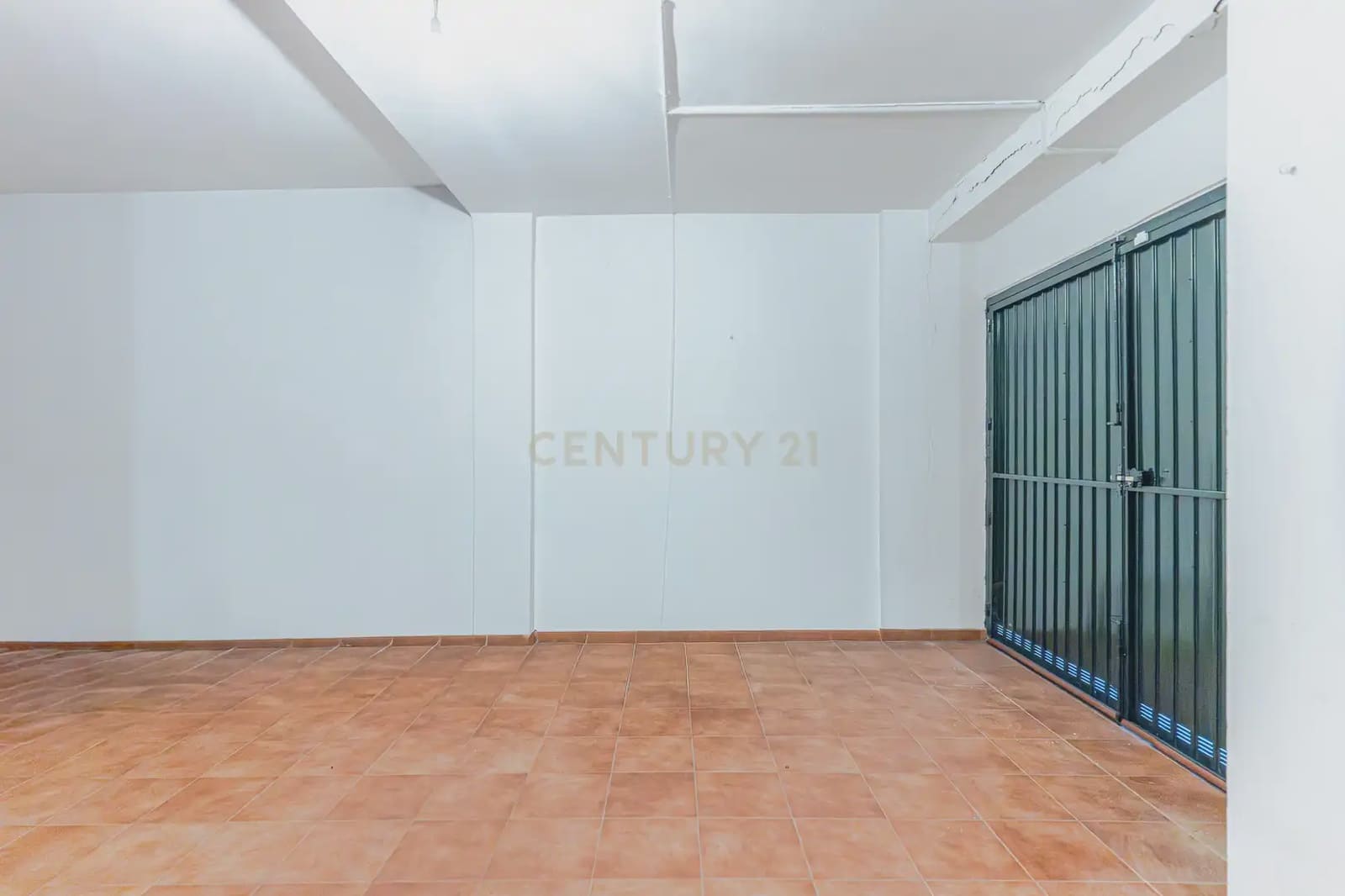 4 slaapkamer Huis te koop in Durcal met garage - € 155.000 (Ref: 9765290)