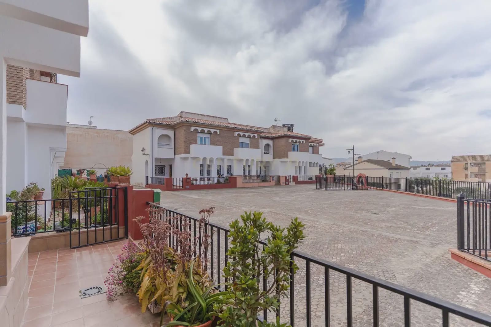 4 slaapkamer Huis te koop in Durcal met garage - € 155.000 (Ref: 9765290)