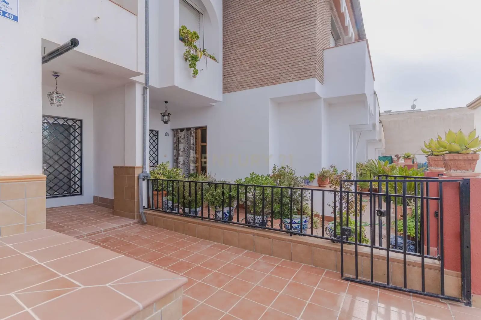 4 slaapkamer Huis te koop in Durcal met garage - € 155.000 (Ref: 9765290)