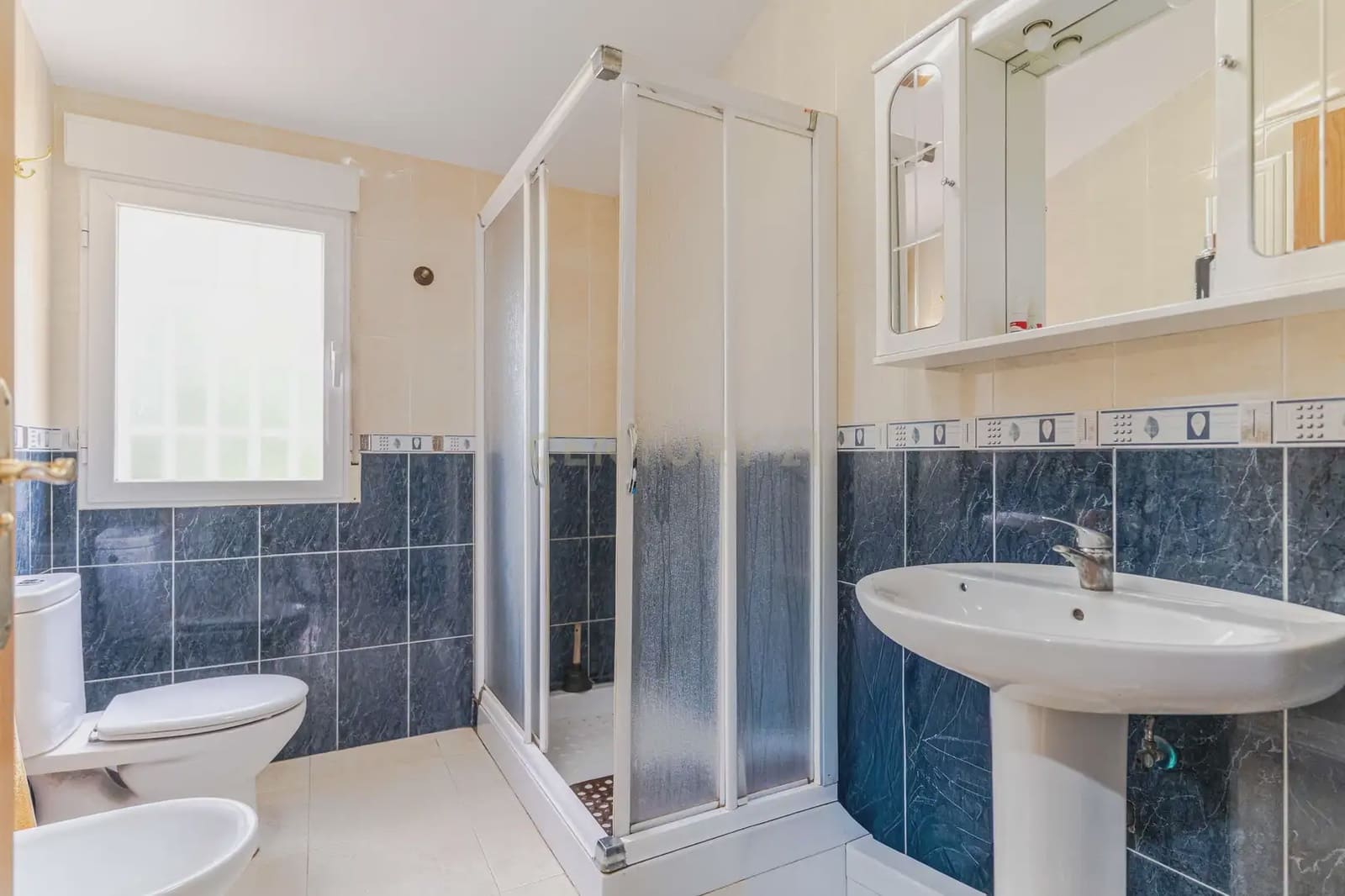 3 sovrum Finca/Hus på landet till salu i Durcal - 389 000 € (Ref: 9768979)