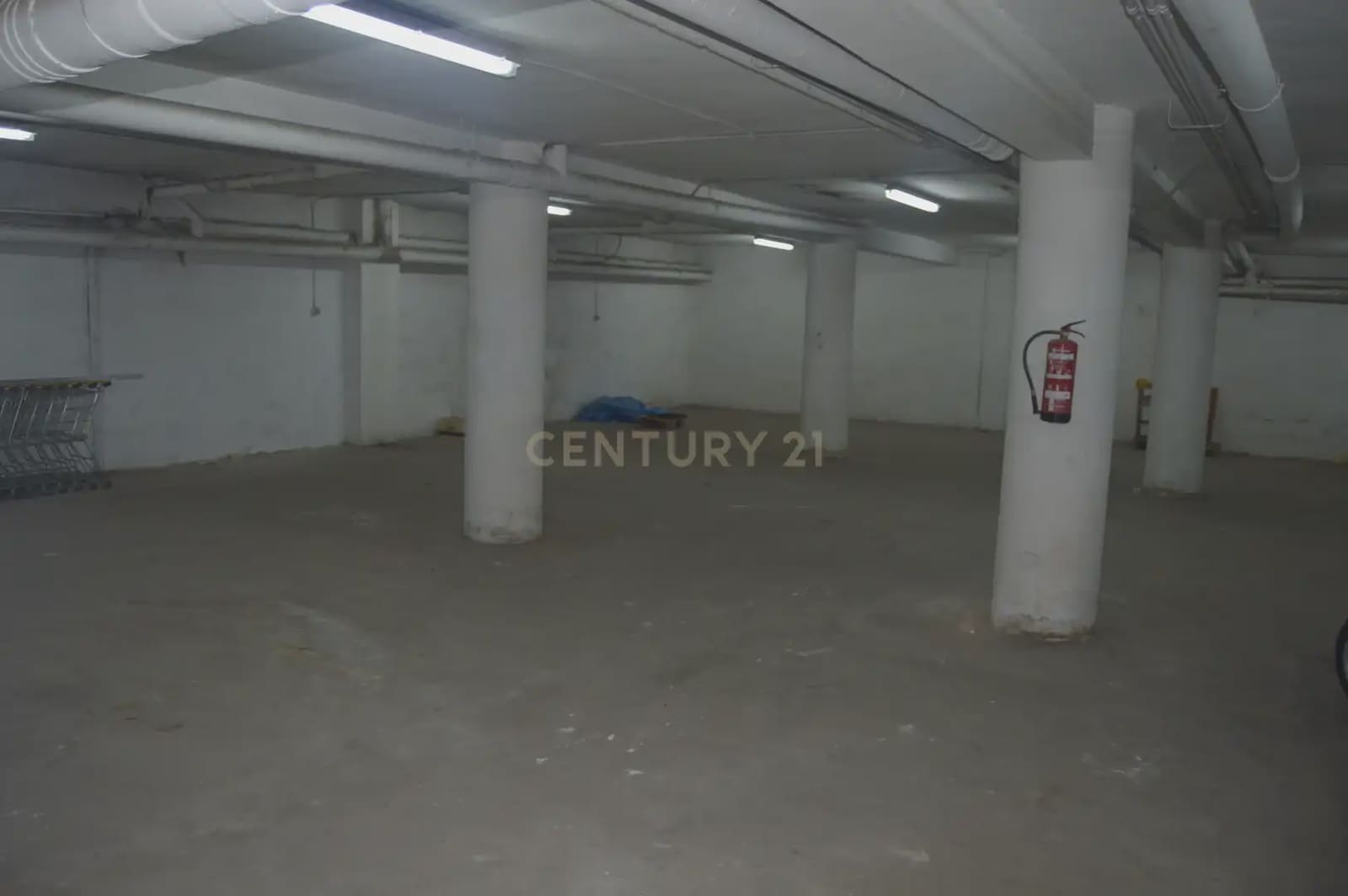 Garage for sale in Granada city - € 189,000 (Ref: 9772450)