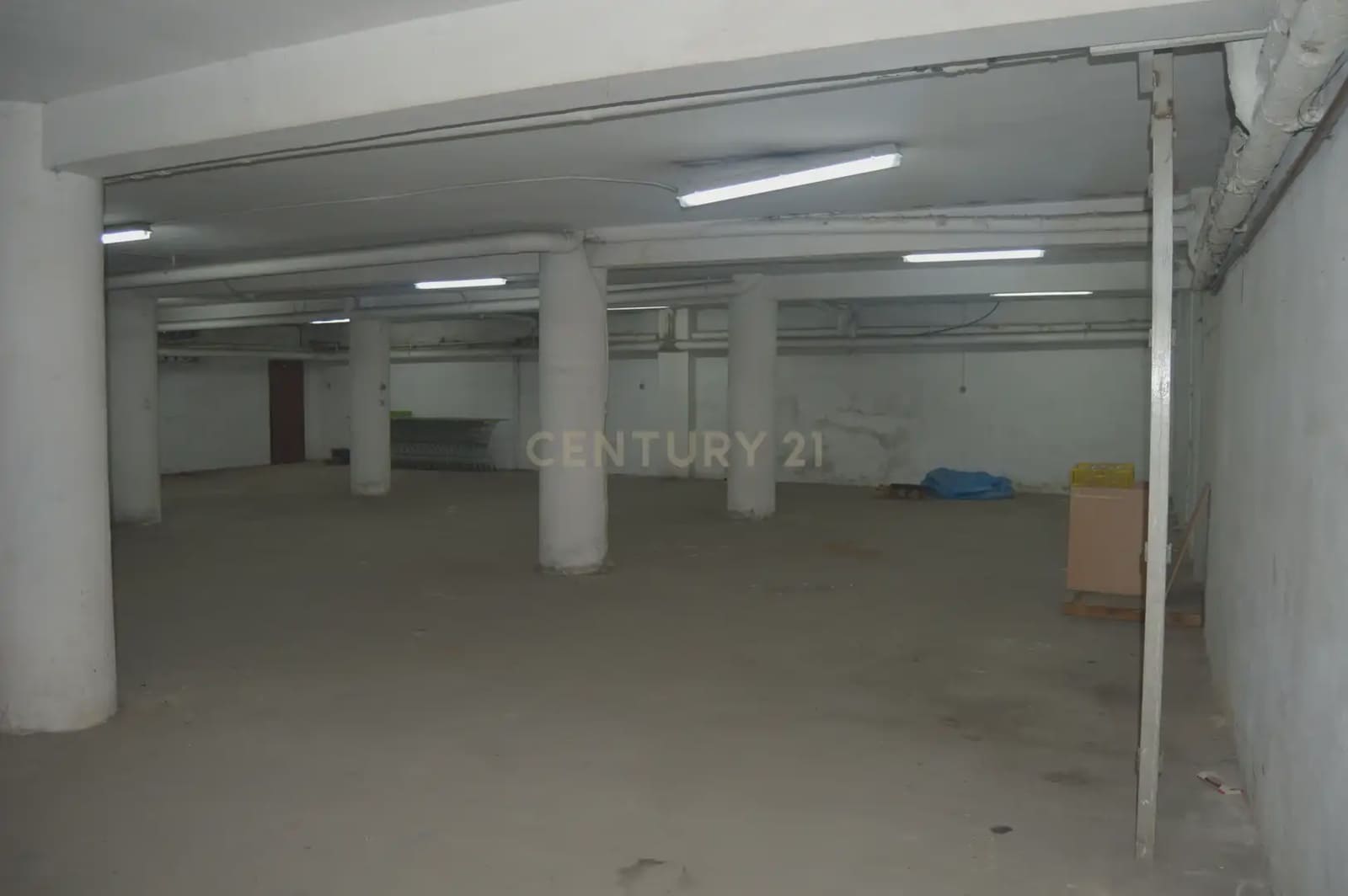 Garage for sale in Granada city - € 189,000 (Ref: 9772450)