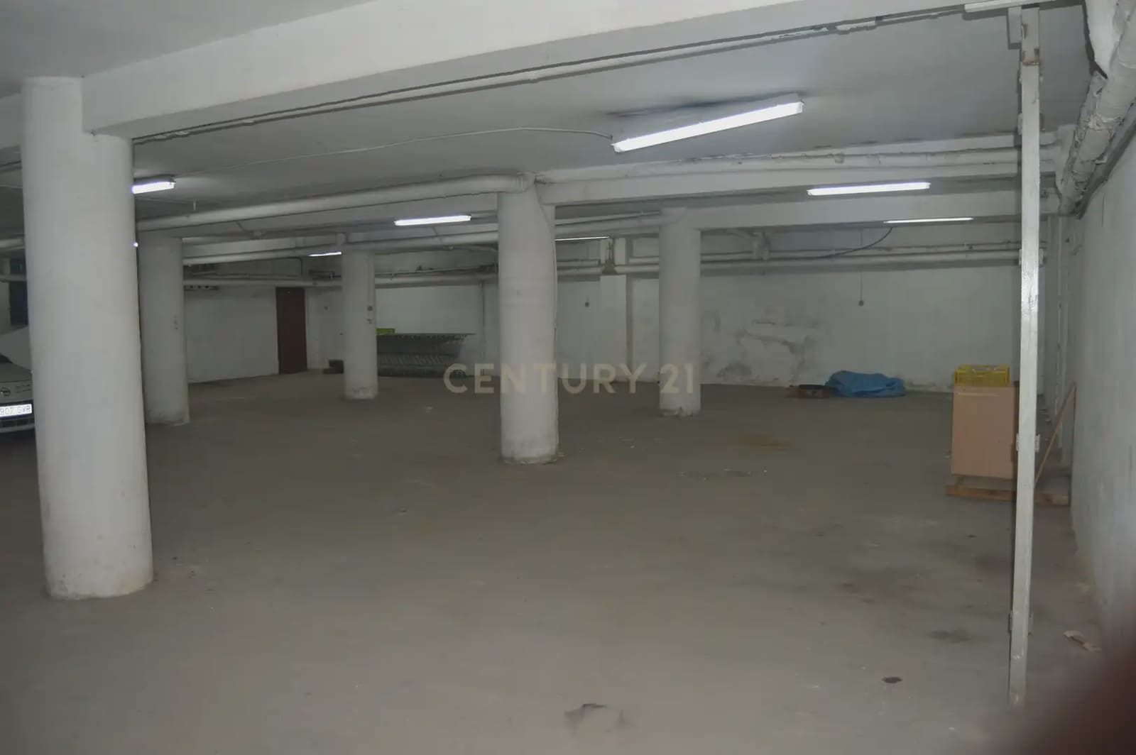 Garage for sale in Granada city - € 189,000 (Ref: 9772450)