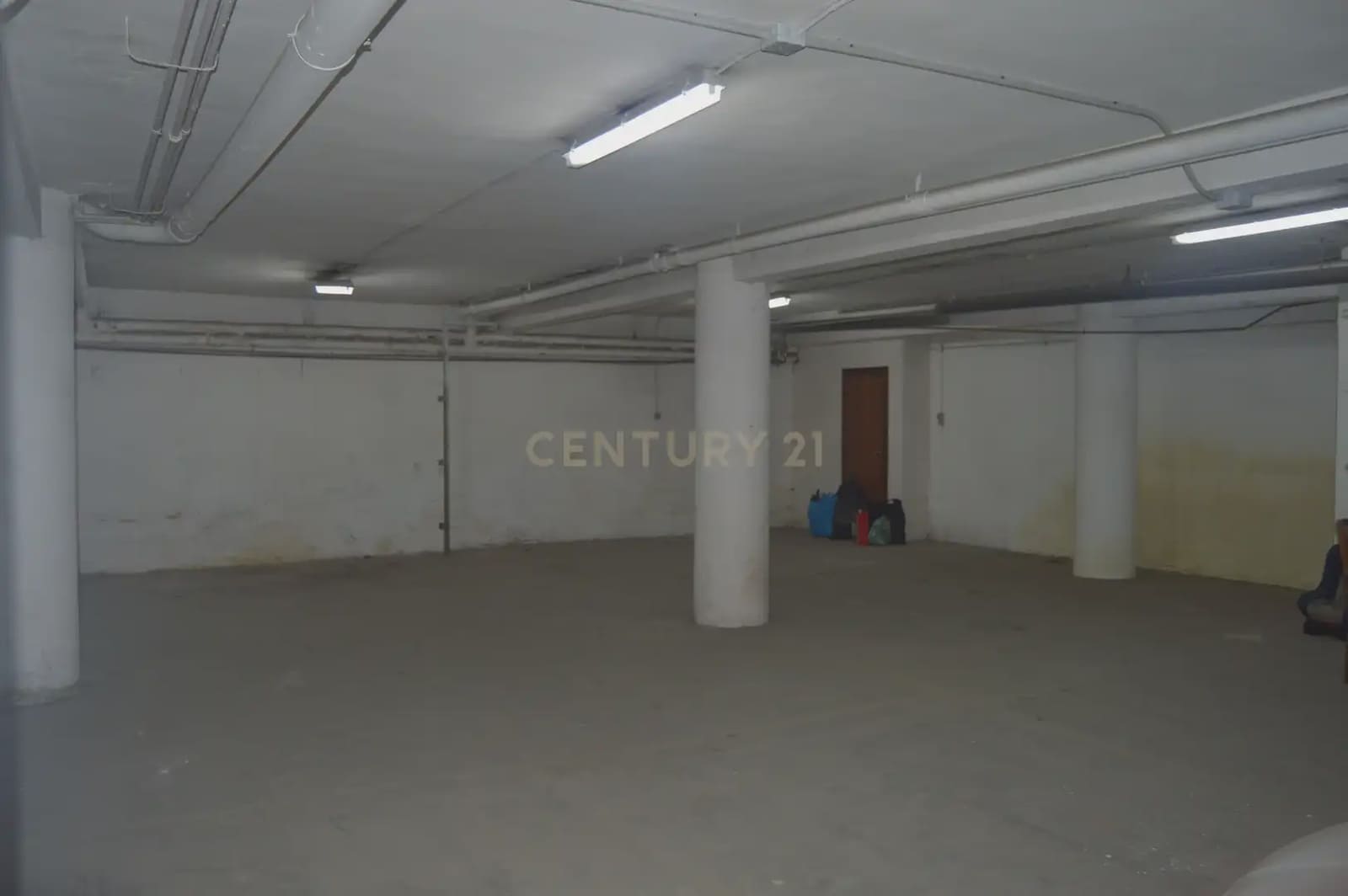 Garage for sale in Granada city - € 189,000 (Ref: 9772450)