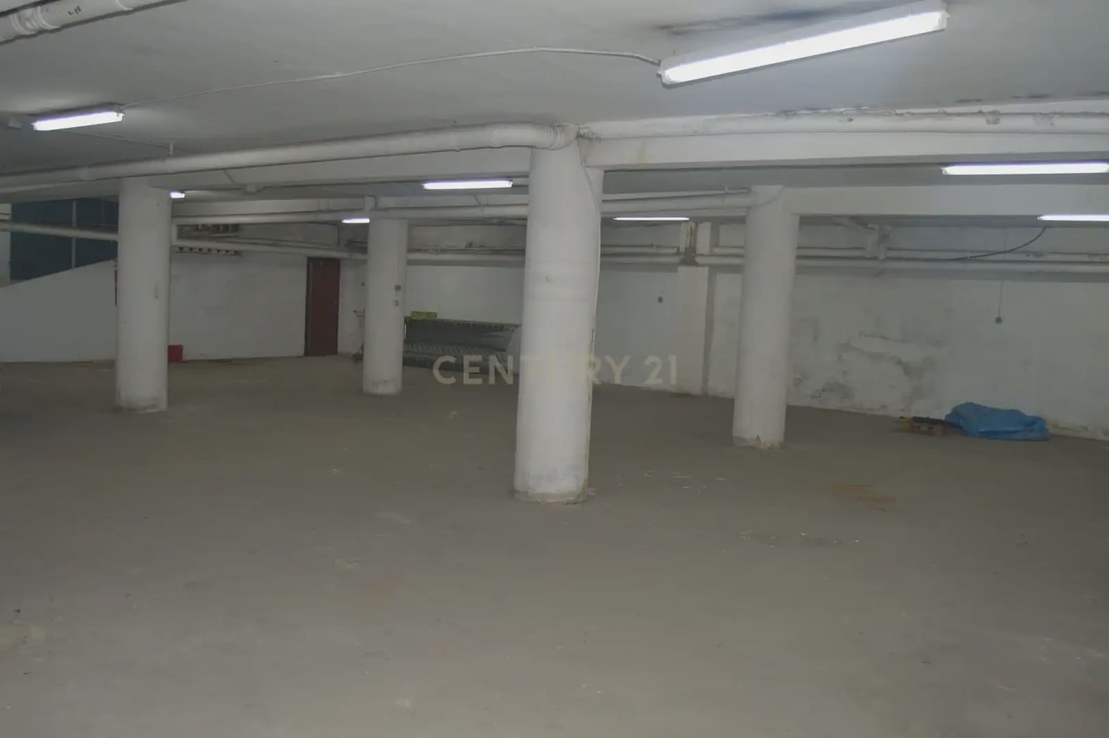 Garage for sale in Granada city - € 189,000 (Ref: 9772450)