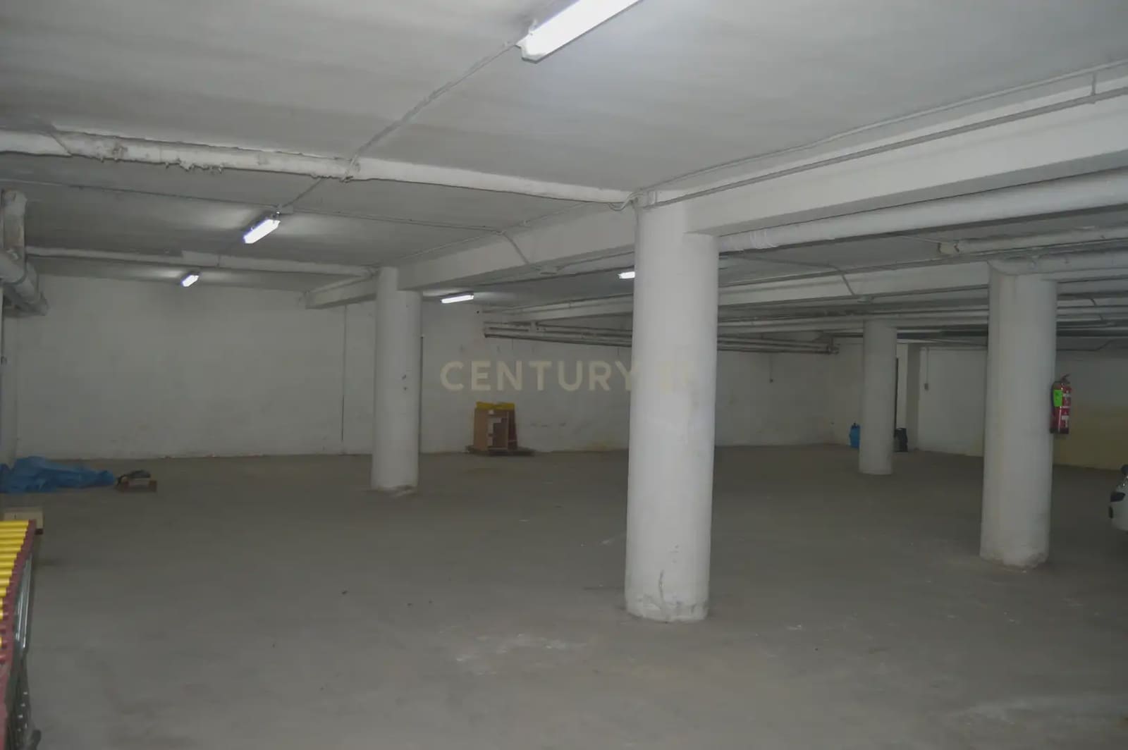 Garage for sale in Granada city - € 189,000 (Ref: 9772450)