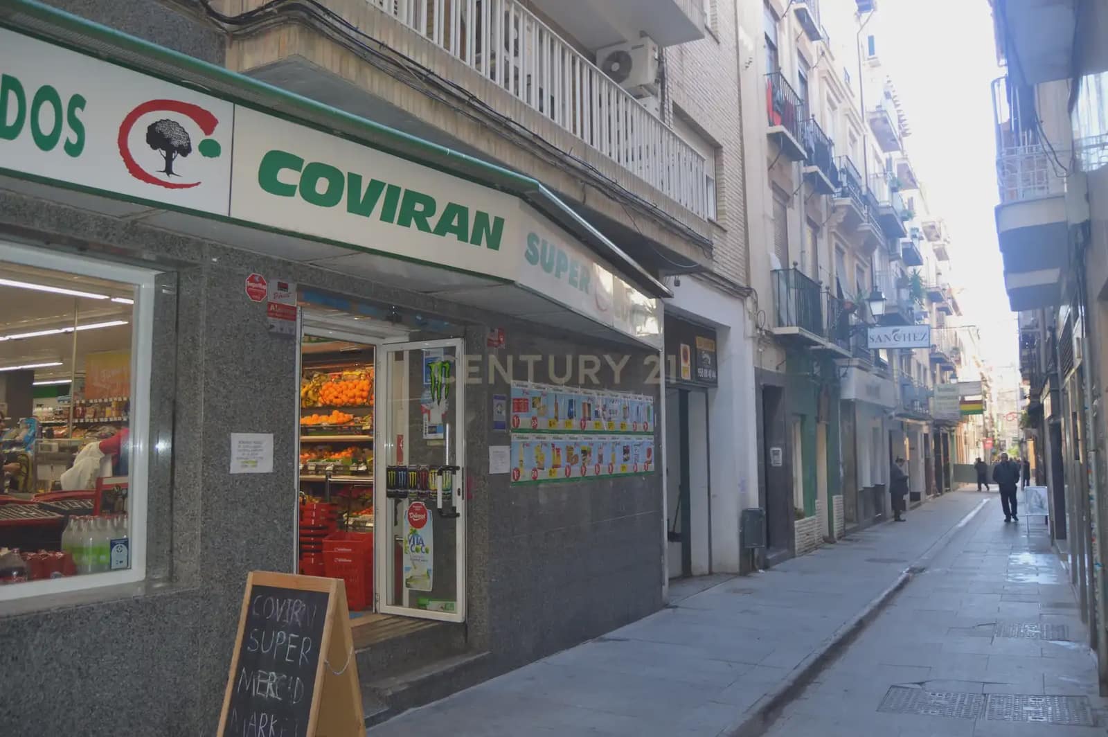 Garage for sale in Granada city - € 189,000 (Ref: 9772450)