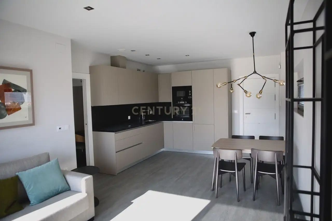 2 Zimmer Apartment zu vermieten in La Zubia mit Garage - 700 € (Ref: 9781396)