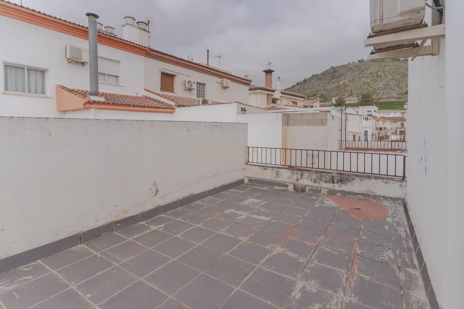 4 makuuhuone Omakotitalo myytävänä paikassa Illora - 85 000 € (Ref: 9793368)