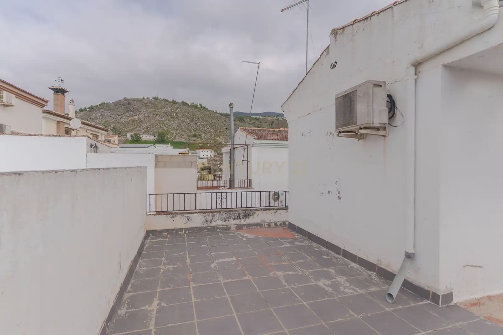 4 makuuhuone Omakotitalo myytävänä paikassa Illora - 85 000 € (Ref: 9793368)