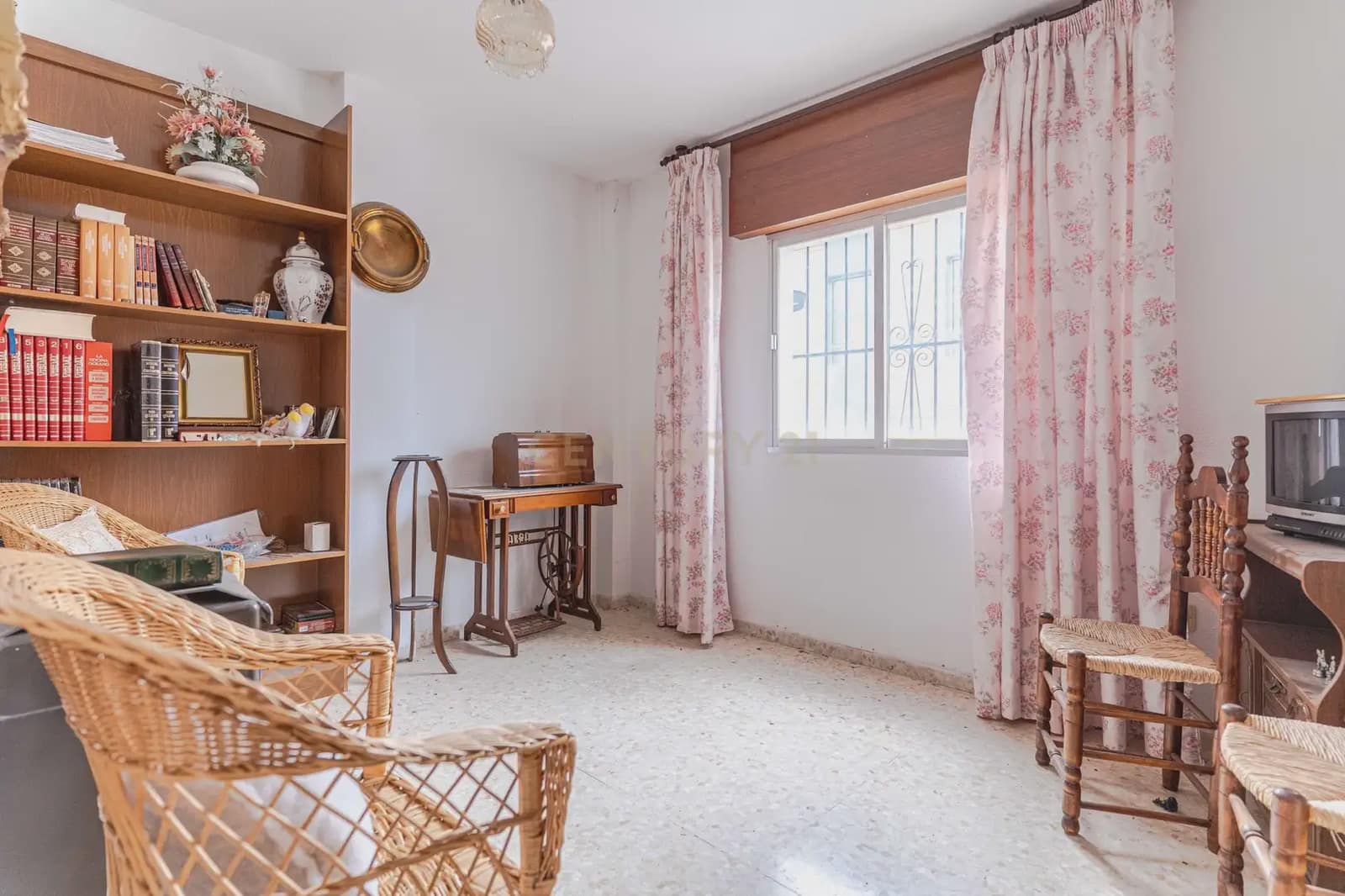 4 makuuhuone Omakotitalo myytävänä paikassa Illora - 85 000 € (Ref: 9793368)