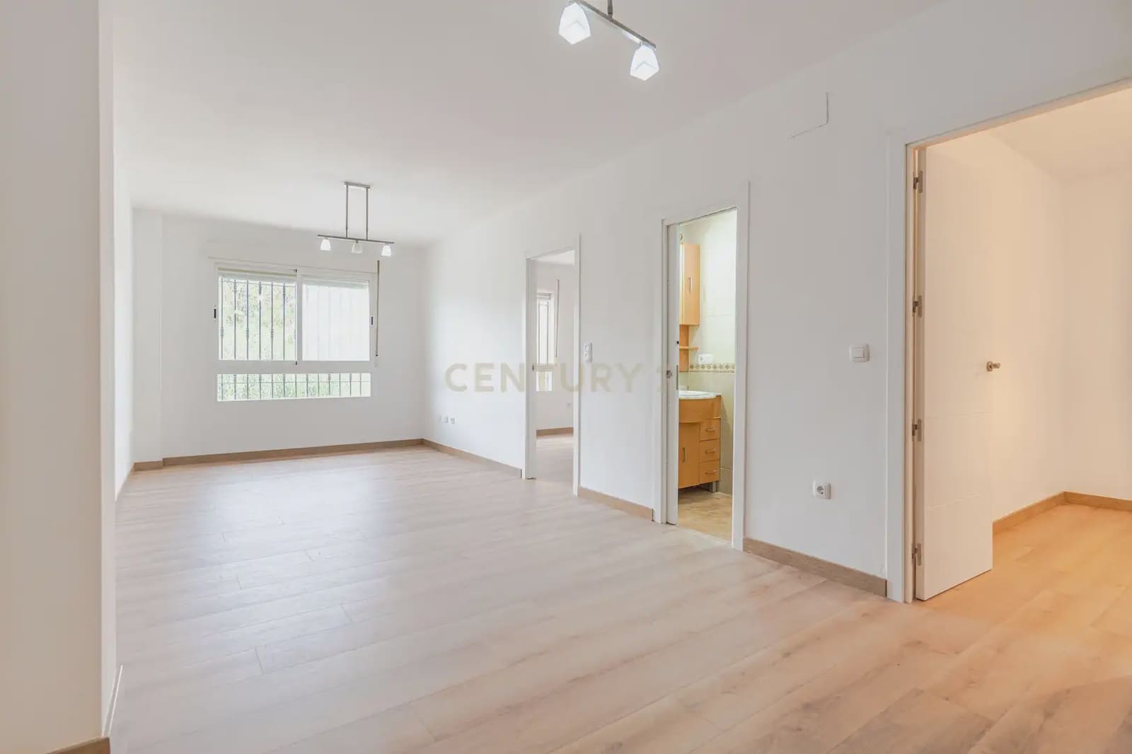 Apartamento de 2 habitaciones en Motril en venta - 99.990 € (Ref: 9802497)