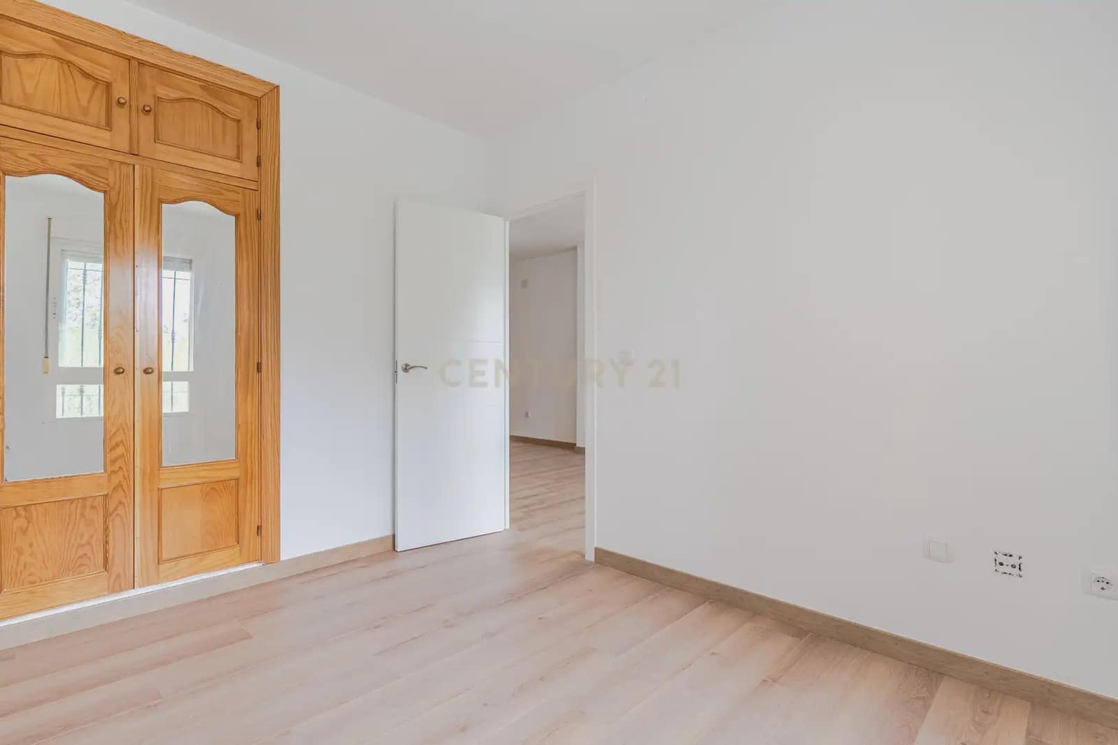 Apartamento de 2 habitaciones en Motril en venta - 99.990 € (Ref: 9802497)