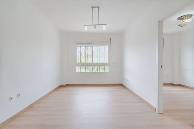 Apartamento de 2 habitaciones en Motril en venta - 99.990 € (Ref: 9802497)