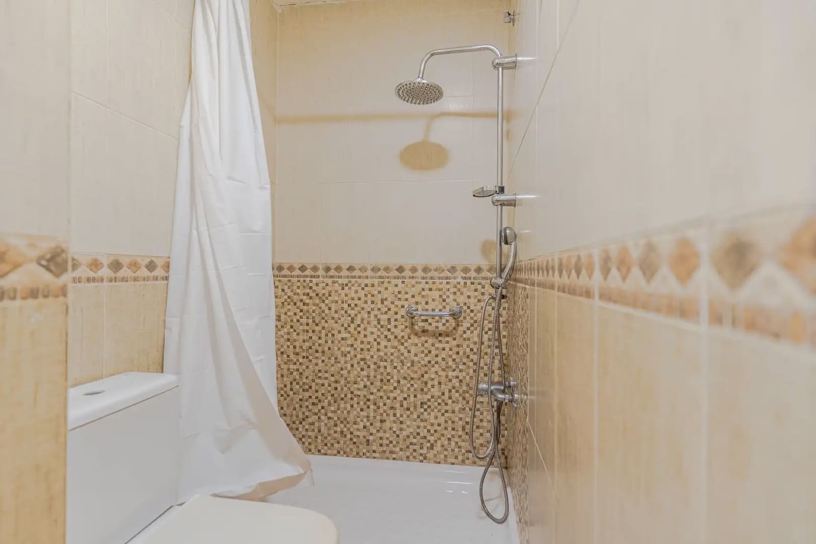 Apartamento de 2 habitaciones en Motril en venta - 99.990 € (Ref: 9802497)