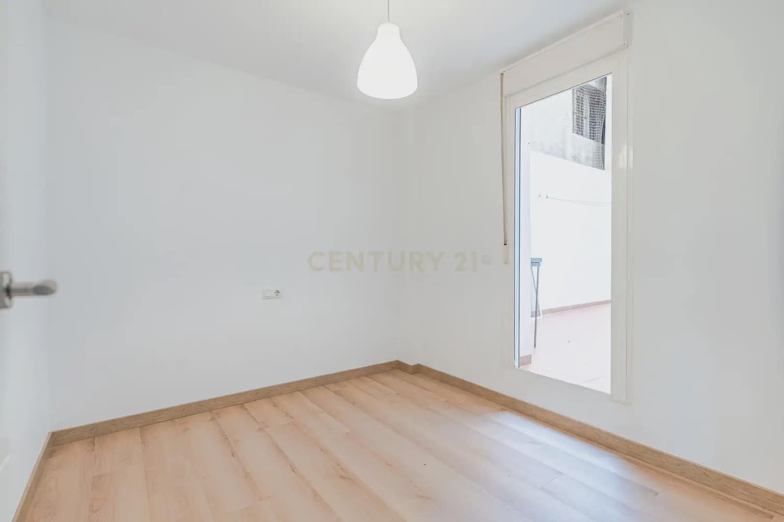 Apartamento de 2 habitaciones en Motril en venta - 99.990 € (Ref: 9802497)